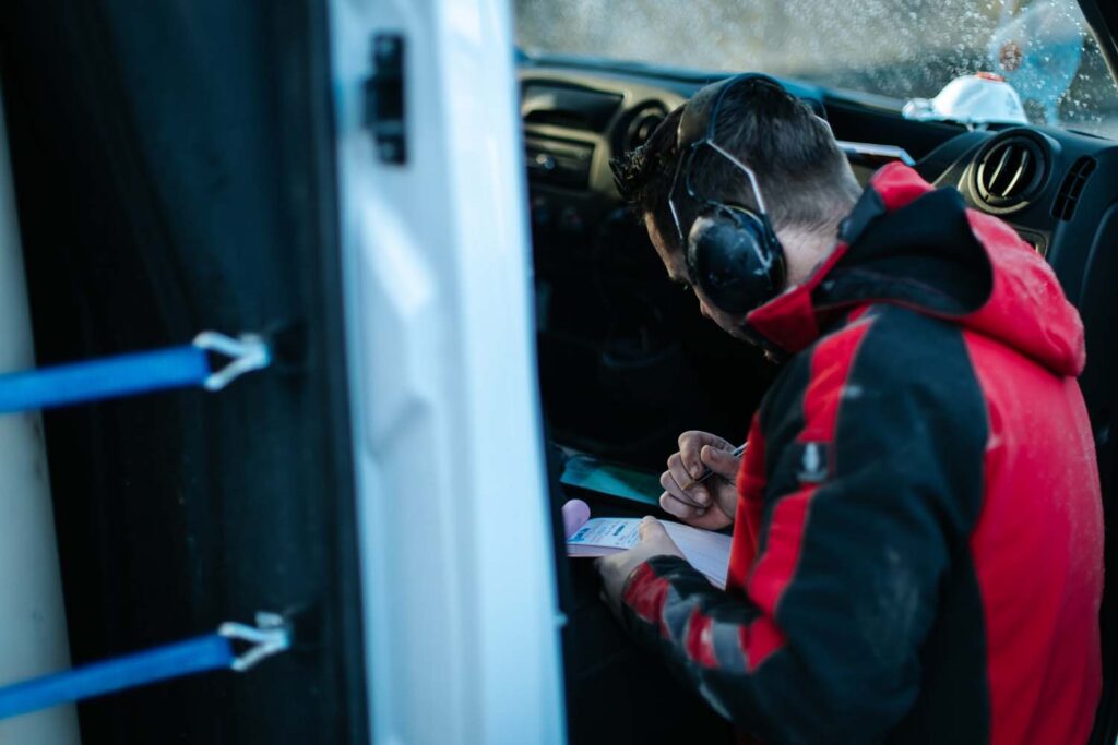 PHOTO D'UN PROFESSIONNEL DE L'ENTREPRISE STAMPER - SCIAGE ET CAROTTAGE BÉTON